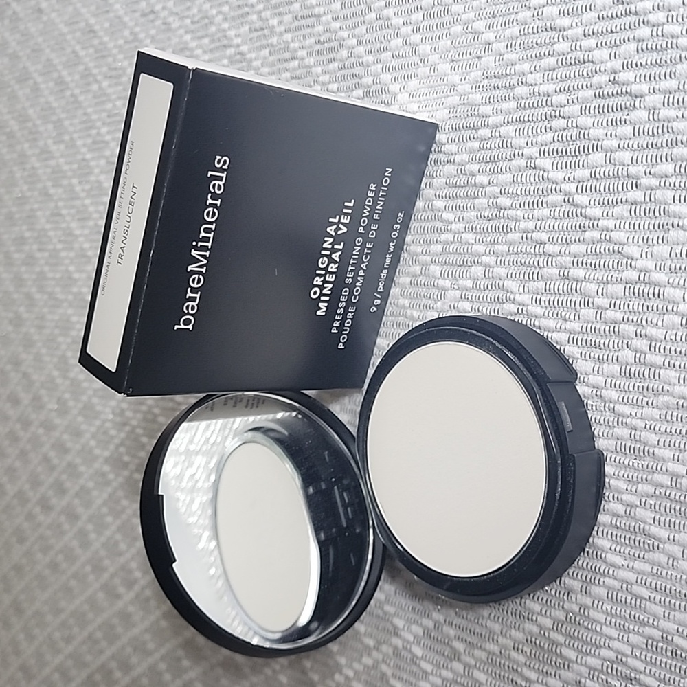 bareMinerals Original Mineral Veil Pressed Setting Powder in Translucent